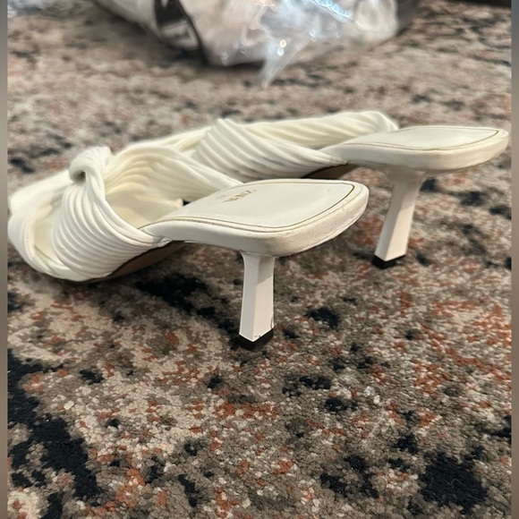 COPY - Zara White Kitten Heels - Picture 2 of 2